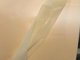 耐水解耐磨TPU防水透濕膜-中透濕膜無孔防水防護服面料復(fù)合膜